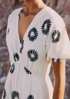 Cheesecloth Modern Daisy Print Midi Dress