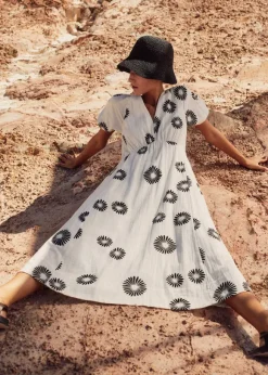 Cheesecloth Modern Daisy Print Midi Dress