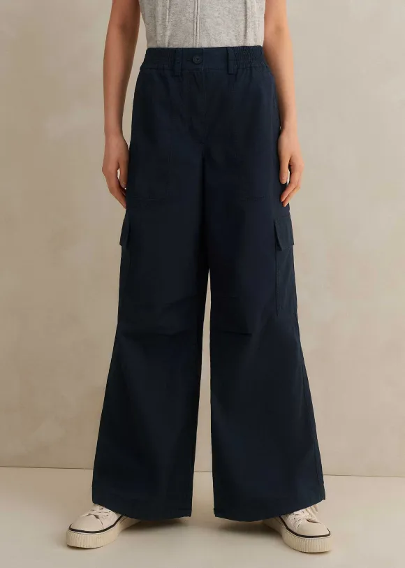 Relaxed Low-Rise Cargo Trouser