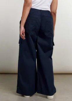 Relaxed Low-Rise Cargo Trouser