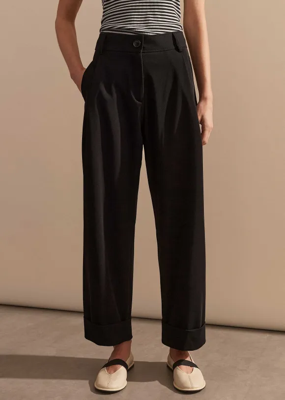 Relaxed Tapered Turn-Up Trouser