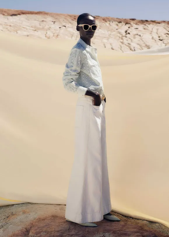Seam Front Wide-Leg Flare Jean