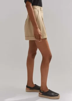 Tailored Summer Short