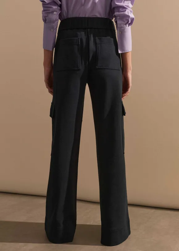 Travel Tailoring Wide-Leg Cargo Trouser